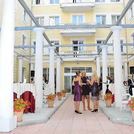 Slovenija 4* רוגאסקה סלאטינה